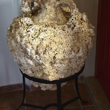 Two Stone Homes Hades شقة